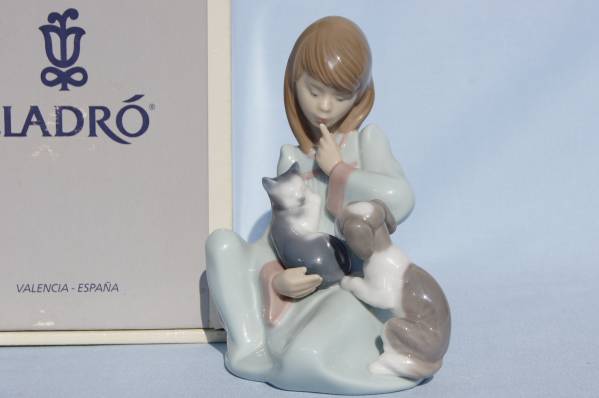 リヤドロ 5640 『起こしちゃダメよ』 “CAT NAP” LLADRO リヤドロ