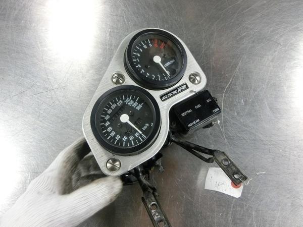 GSX-R1100 純正メーターAssy、300km表示☆GV73A GSX-R1100(GV73A
