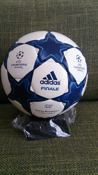 Uefa チャンピオンズ リーグ レプリカボール 5号 記念品 関連グッズ 売買されたオークション情報 Yahooの商品情報をアーカイブ公開 オークファン Aucfan Com