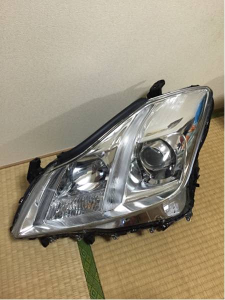 200 クラウン ロイヤル 左 ヘッドライト HID 中古 片側 トヨタ