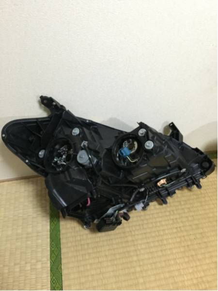 200 クラウン ロイヤル 左 ヘッドライト HID 中古 片側 トヨタ
