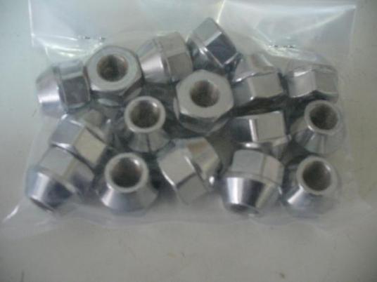 新品　ロバーミニ用　貫通　メッキ　ホイールナット　１６個