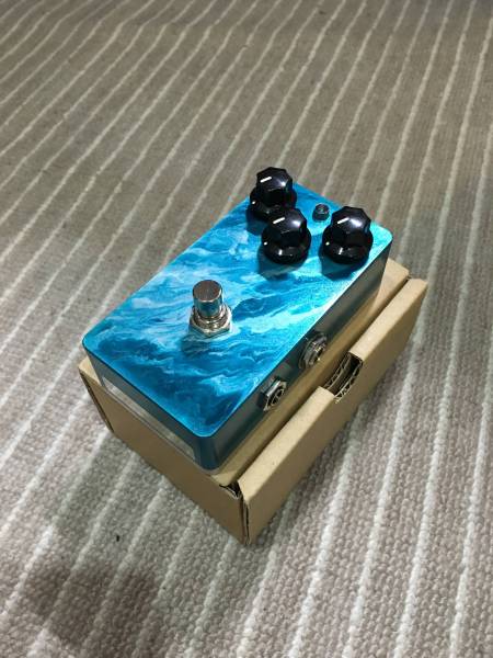 □持ったときから 弾ける 唄える 簡単電子ギター らっき組 美品