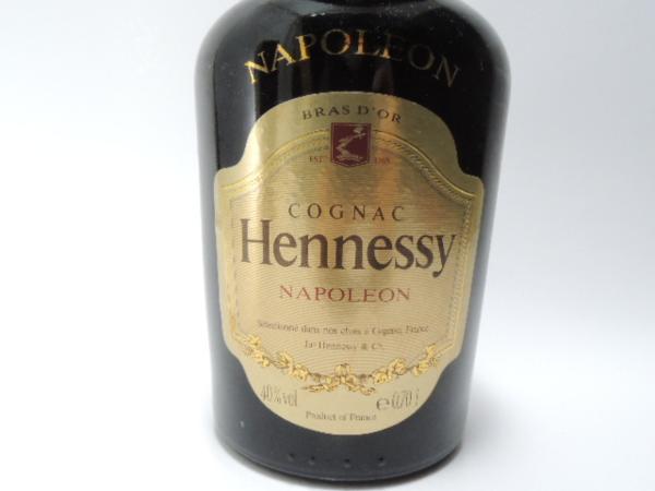 ◇HENNESSY NAPOLEON ヘネシー ナポレオン 未開栓◇ESH23308 安い， 洋酒 ブランデー Hennessy NAPOLEON 700mL 40% 未開栓 コニャック 正規品