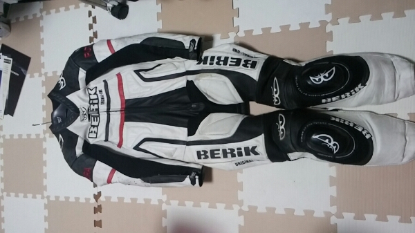 BERIK革ツナギ 極美品✨ BERIK RACE-DEPT. 2.0 革ツナギ 54 転倒歴無し