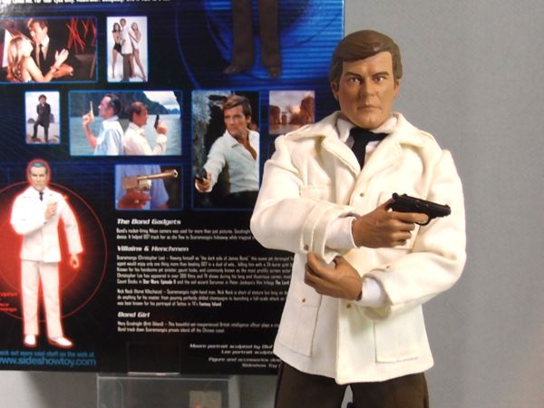 ◎SIDESHOW ”007映画 黄金銃を持つ男” ロジャー・ムーア ◎