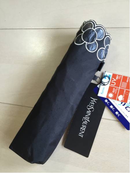 新品イヴサンローラン1級遮光晴雨兼用折りたたみ日傘軽量お花 黒 新