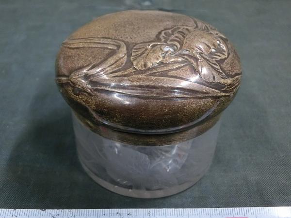 A14018 アンティーク銀製蓋78g彫花文ガラスバター入れ