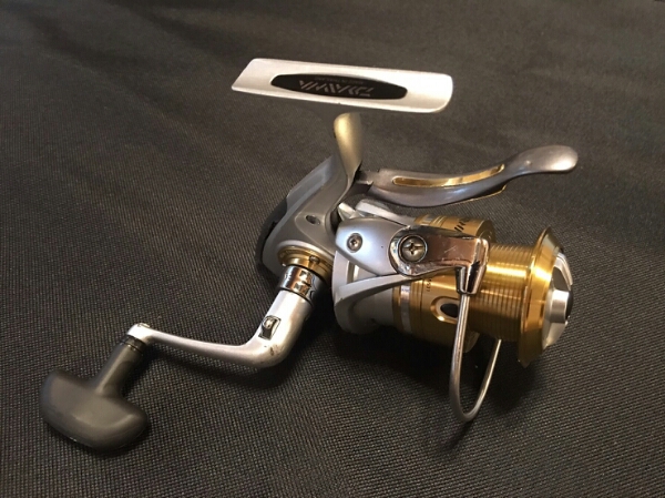 リール★ダイワ現行型13トライソ2500H-LBD