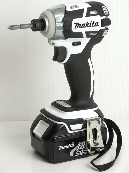 美品 マキタ TD148DRFXW 充電式インパクトドライバ 白 tk_b00/A