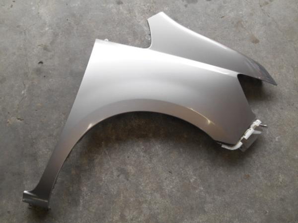 セレナ C25 前期 右フロントフェンダー K43 アイアンM