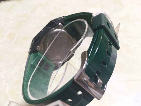 未使用 希少 国内 CASIO G-SHOCK 腕時計 G-8100A-3JF グリーン