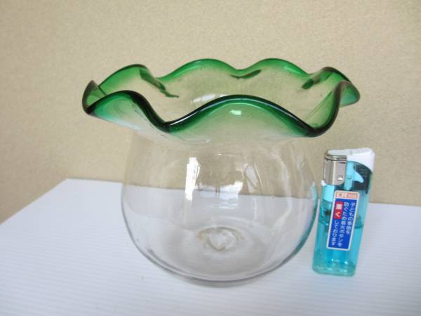 金魚鉢 ウランガラス 吉PD474 明治大正期 緑縁輪花 明治大正のガラス