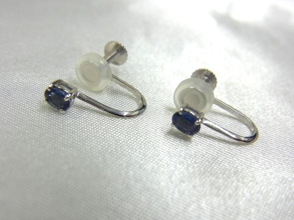 ♪ K18WG イヤリング 緑系石付き 総1.1ｇ シンプル 美品 洗浄済