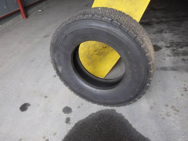 BSF81204 ブリジストン W900 22.5 11E 14PR スタッドレス タイヤ