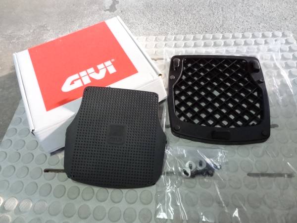 新品・未使用　GIVIモノキーベース　汎用　