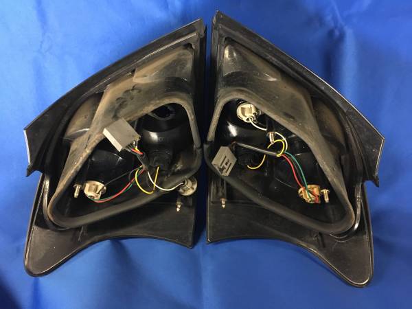 トヨタ　ヴィッツ(SCP90系)用HAMABiテールランプ