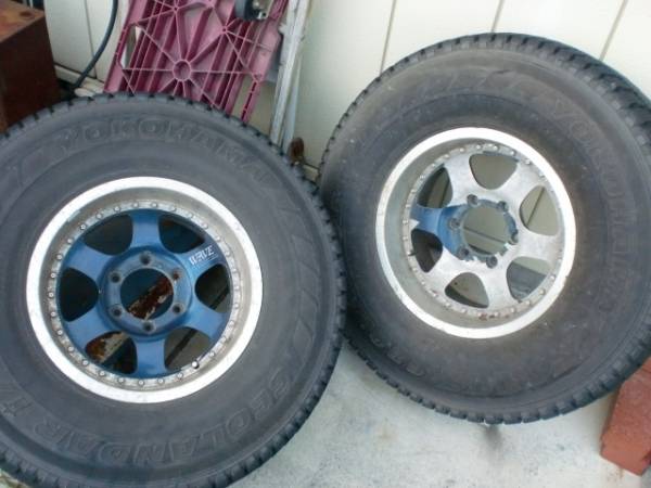バリ山スタッドレス ランクル、サーフ、デリカ等 285/75R16 自動車