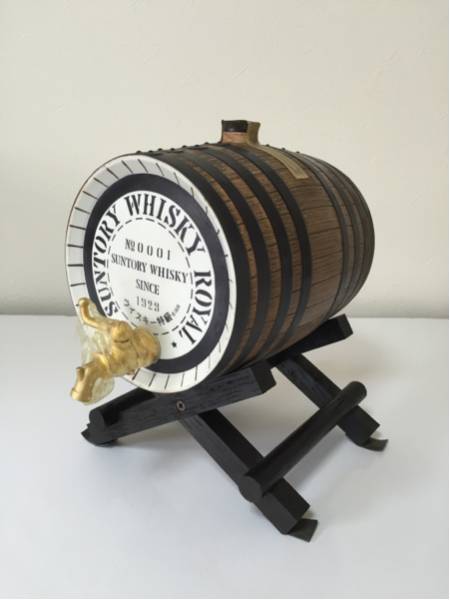サントリー ローヤル SUNTORY ウイスキー 樽型 樽ボトル 1800ml 特級