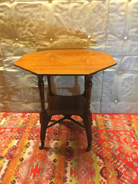 ウォールナットテーブル