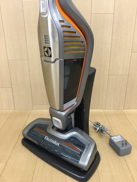 ふとんクリーナー」にも変身するコードレス掃除機「エルゴラピード」が