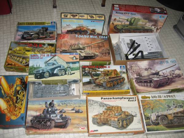 戦車 ; 軍用車両プラモデル12個＋オマケ３個