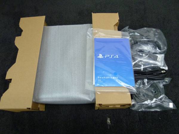【未使用】 PS4 本体 CUH-2000B B01 1TB ブラック /R59
