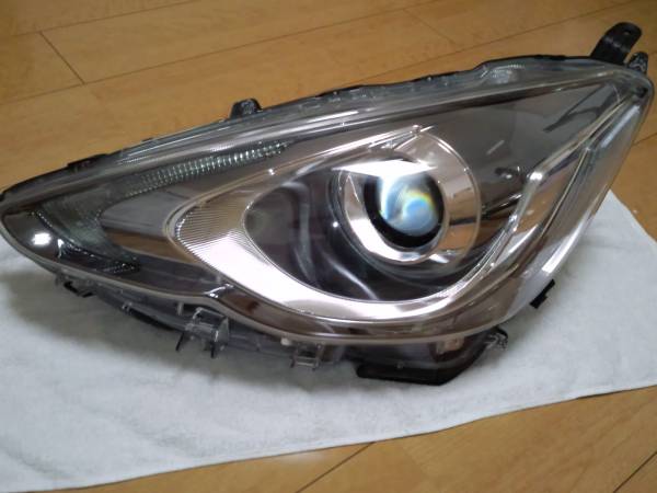 アクア NHP10 ヘッドランプ LED 後期 左 美品 アクアNHP10