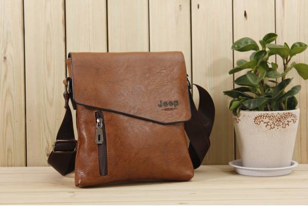 メンズショルダーバッグ 高級PU 人気紳士用新品同様　S-051