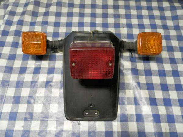 ヤマハ　TW200　純正　テールランプ　ウインカー付です☆彡