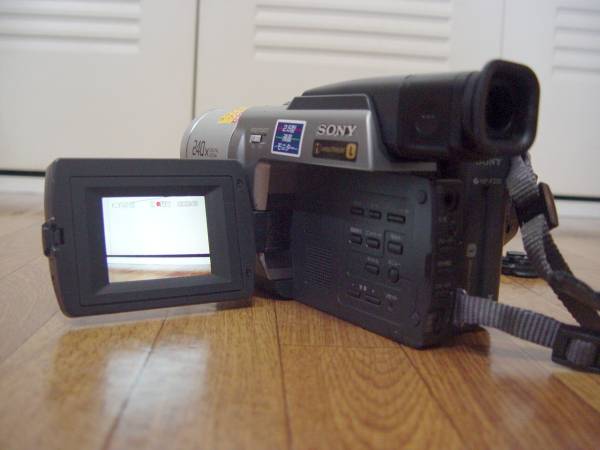 SONY ビデオカメラレコーダー CCD TRV86 Hi8 新品テープ10本付 SONY ビデオカメラレコーダー CCD TRV86 Hi8 新品テープ10本付 SONY