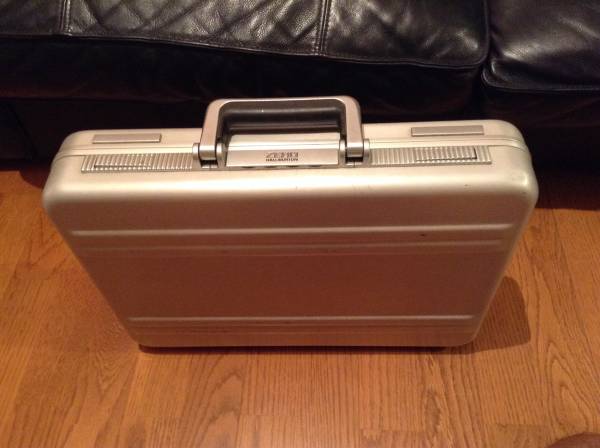 ZERO HALLIBURTON ゼロハリバートンアタッシュケース