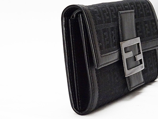 未使用 フェンディ ズッキーノ 二つ折り長財布 ブラック 8M0021