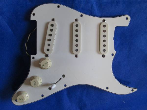 Fender Japan ST-68 ピックアップアッセンブリ 中古