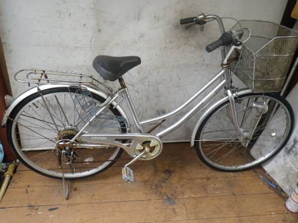 ママチャリ 自転車 26インチ 6段 オートライト シルバー ママチャリ