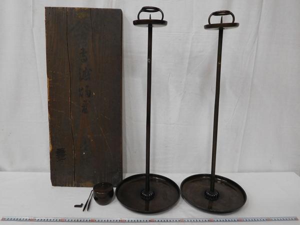 B09204 銅製 燭台 一対 照明 灯り 夜咄道具 茶道具 仏具 木箱