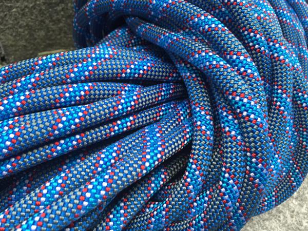 大得価，お得 BEAL ベアール ロープ 10.2mm 50m ブルー クライミング 登山