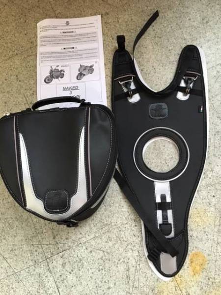 アグスタ―　新品　タンクバック11000円絶対安い1点のみお買い得