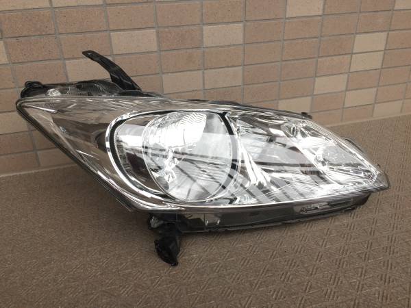 新品フリードGB3後期HID右ライト フリード HID GB3 打刻 N7 GP4