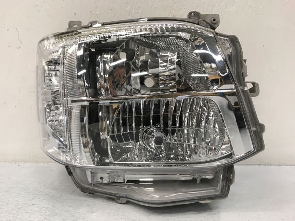 ハイエース 200系 3型 純正 右 ヘッドライト HID KOITO 26-129
