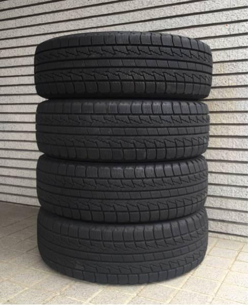 即日発送☆ 195/65R15 スタッドレス プリウス セレナ ヴォクシー