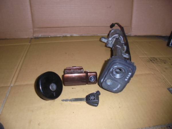 スカイウェイブ250　　ＣＪ43Ａ　　キーセット　　えー81