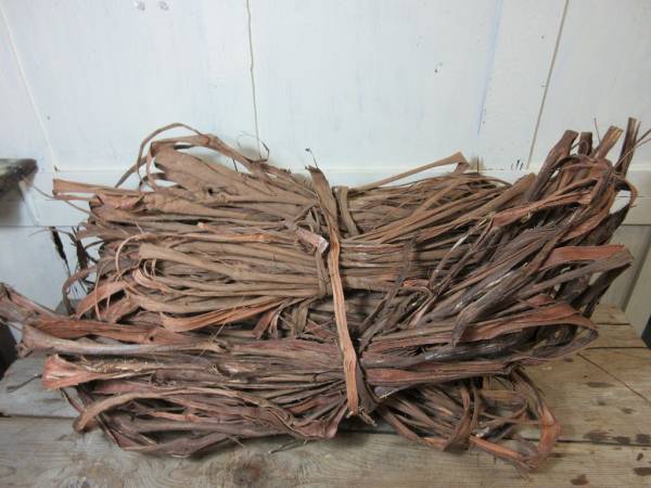 山葡萄の樹皮 約3.2キロ 皮 蔓 かご 小物 ハンドメイド 材料 樹皮の