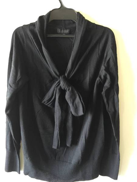 MOGAサイズ2/９号数回着秋冬物黒リボンカットソー