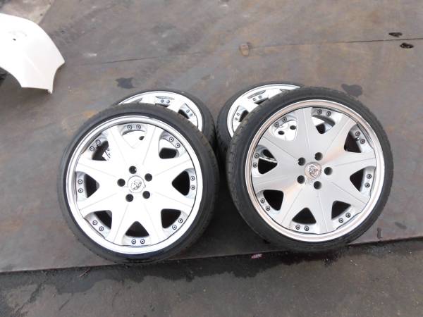 スーパースターレオンハルト？　１９インチタイヤ、ホイル