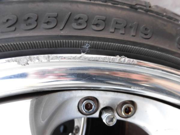 スーパースターレオンハルト？　１９インチタイヤ、ホイル