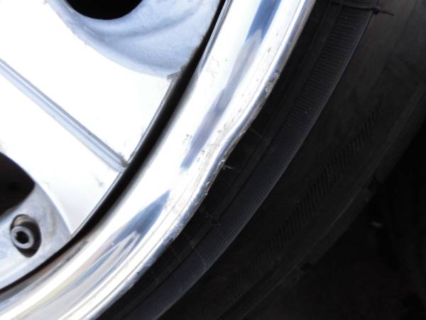 スーパースターレオンハルト？　１９インチタイヤ、ホイル