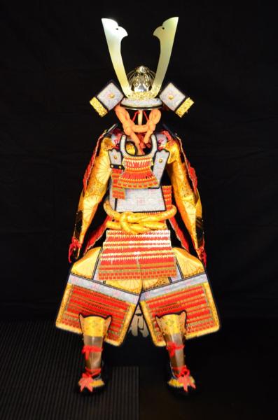 稚児鎧】鍬形兜紅緋色威腹巻稚児鎧 18 腹巻 甲冑 鍬形兜紅緋色威腹巻