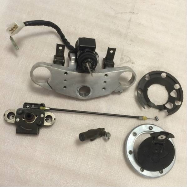 バリオス トップブリッジ ステム メインキーセット △UD85！ZR250A