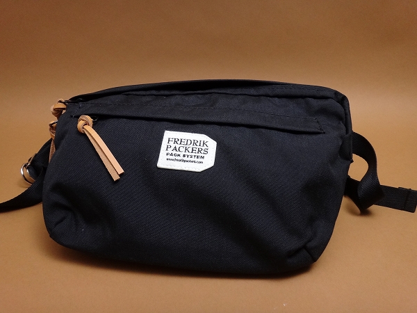 ○フレドリックパッカーズ ボディバッグ 黒 118